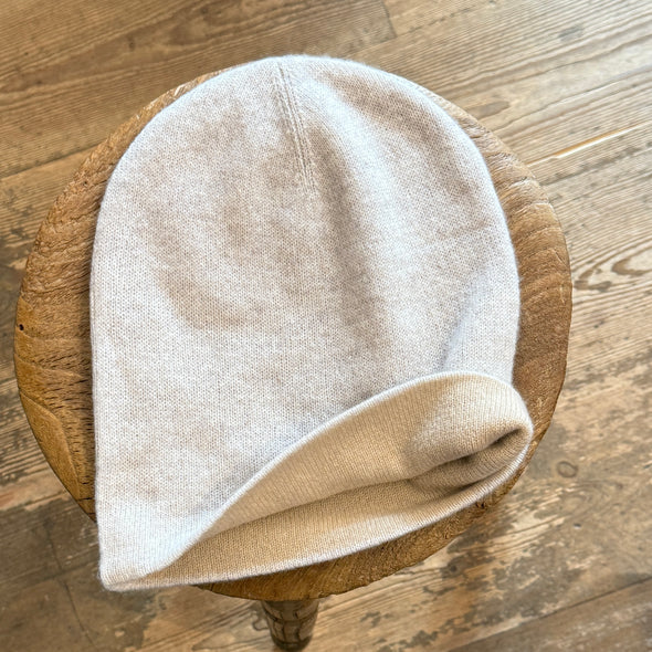 Reversible cashmere beanies