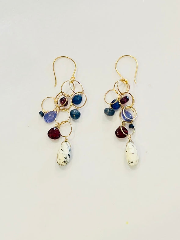 Circle chain earrings with stones