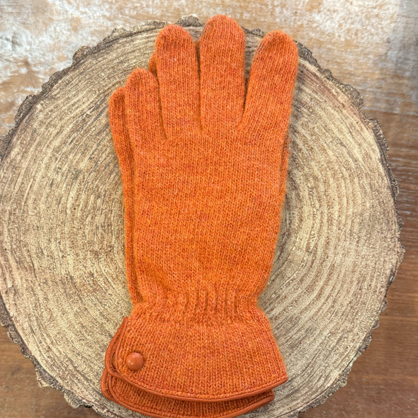 Spanish made cuffed wool gloves with button detailing