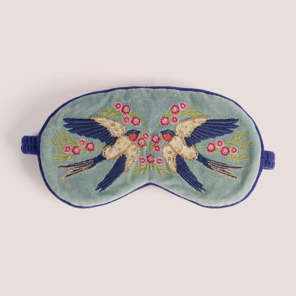 Powder velvet eyemasks