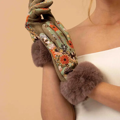 Powder faux fur patterned gloves
