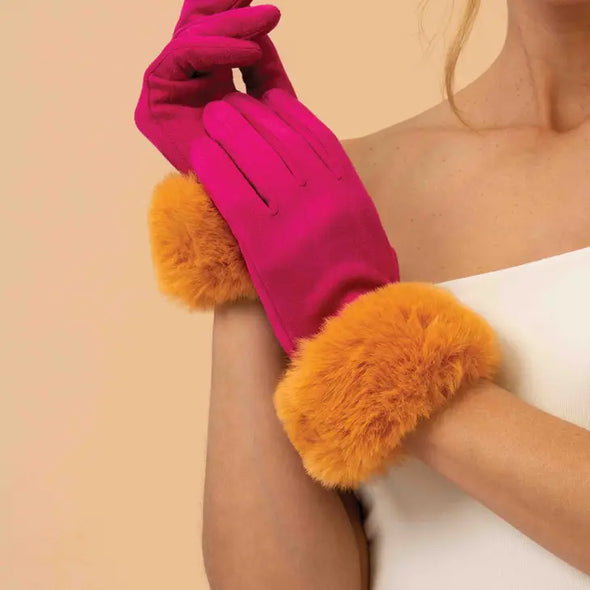 Powder faux suede and fur gloves