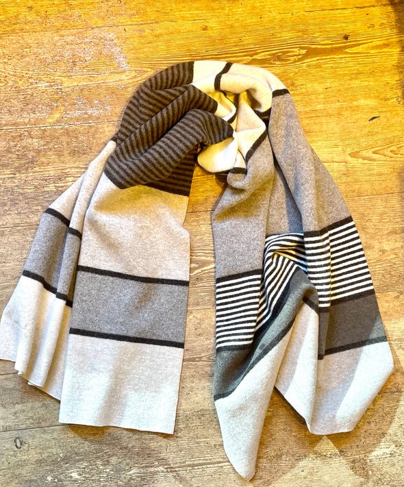 Scottish wool Regatta scarf