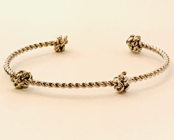 Love knot bracelet