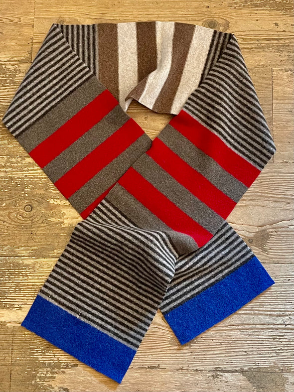 Scottish wool Aalto scarf