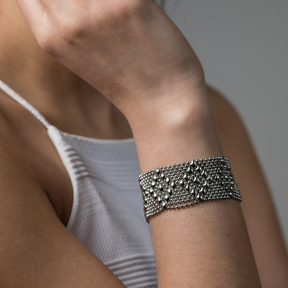 Liquid metal small diamond mesh bracelet